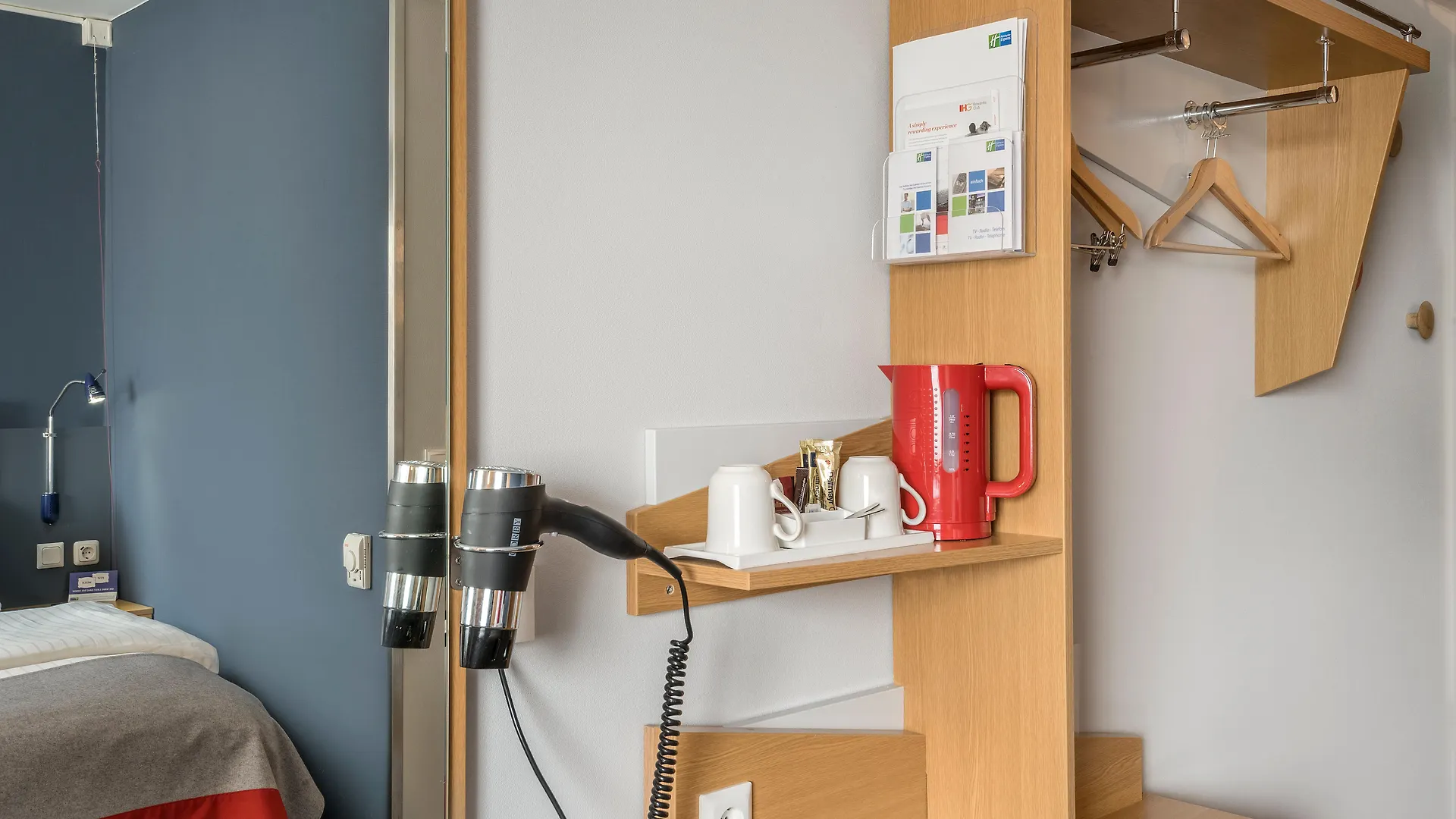 Holiday Inn Express Cologne Troisdorf By Ihg 3*,