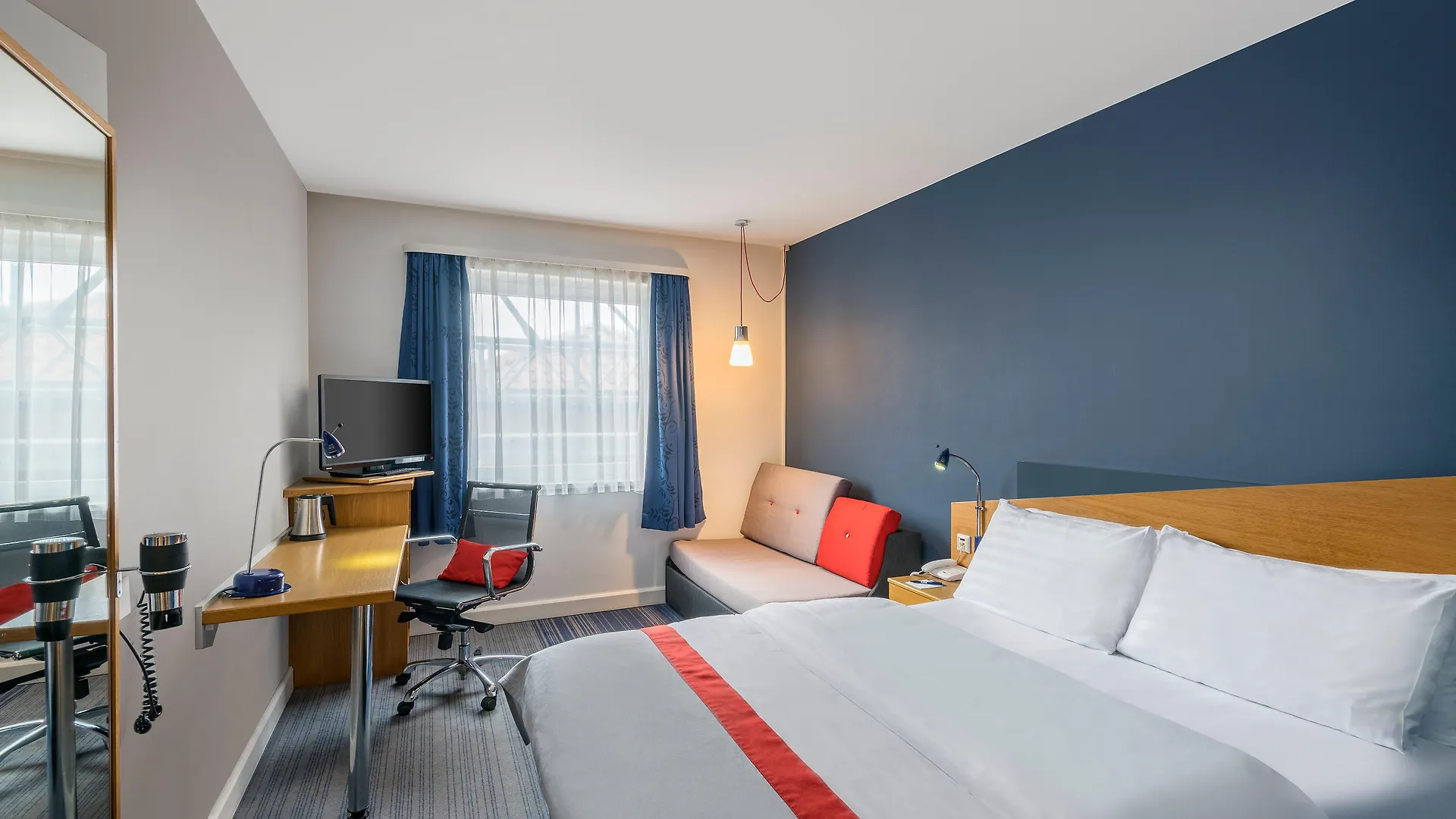 Holiday Inn Express Cologne Troisdorf By Ihg