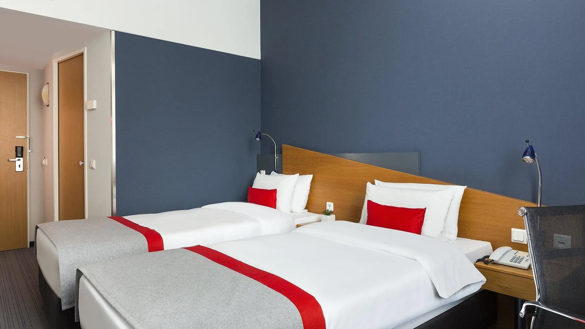 *** Hotel Holiday Inn Express Cologne Troisdorf By Ihg Germany