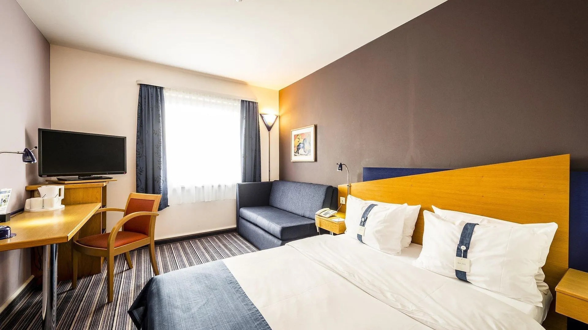 Holiday Inn Express Cologne Troisdorf By Ihg 3*,