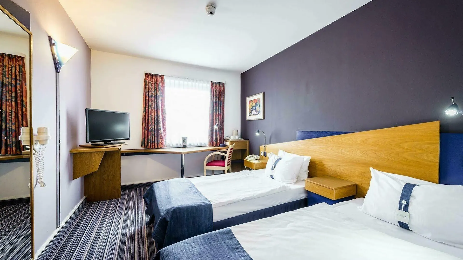 Holiday Inn Express Cologne Troisdorf By Ihg Hotel
