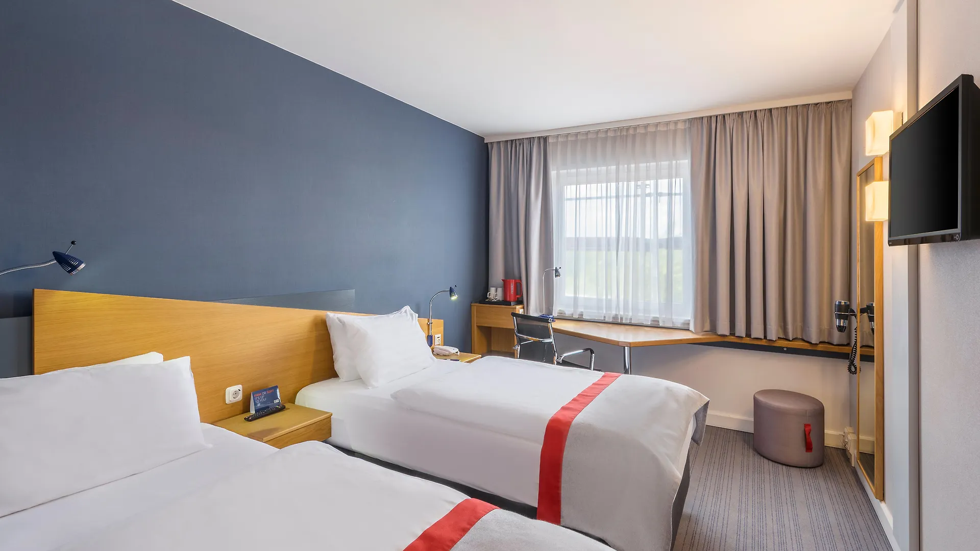 Hotel Holiday Inn Express Cologne Troisdorf By Ihg
