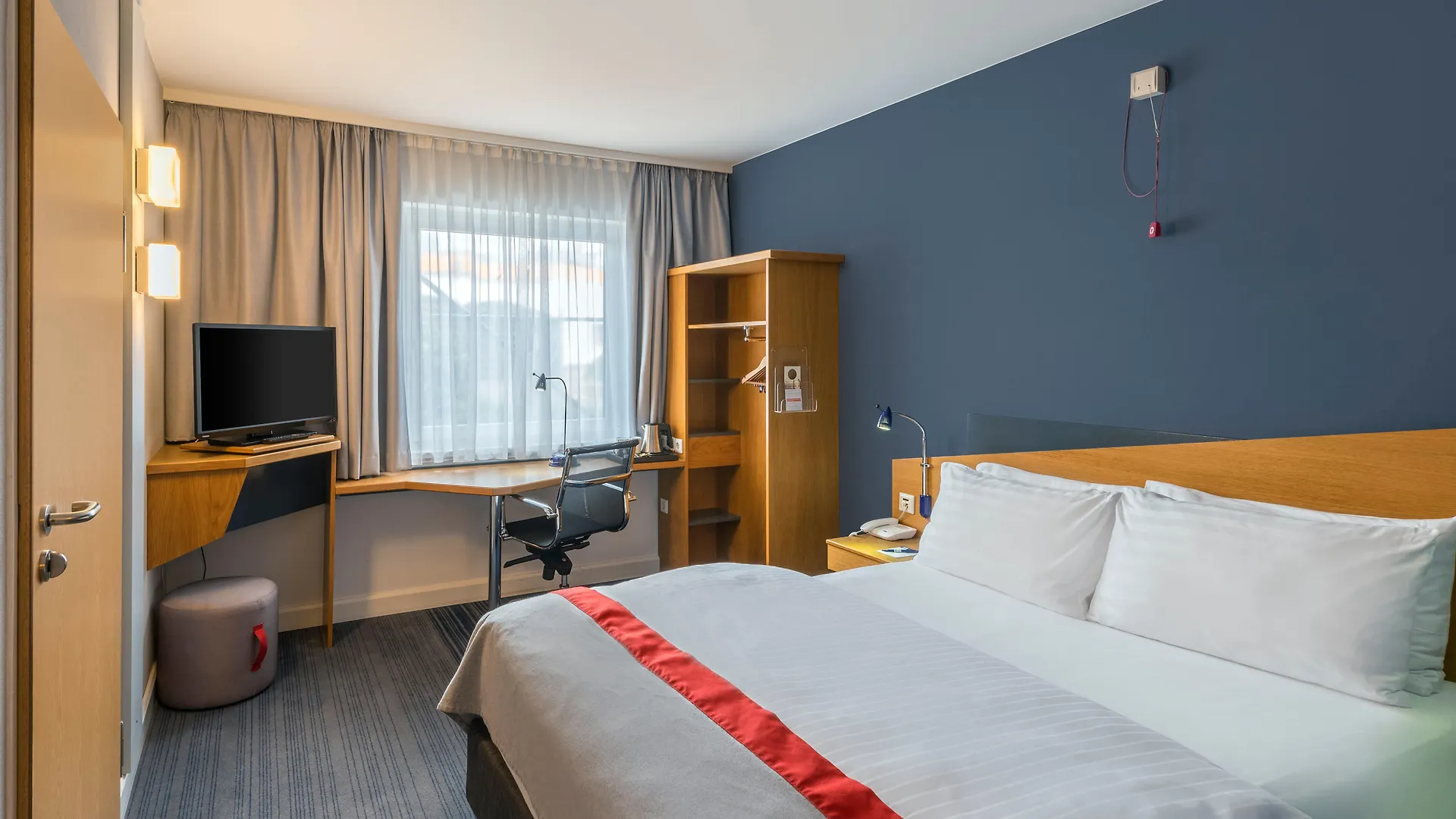Holiday Inn Express Cologne Troisdorf By Ihg Hotel