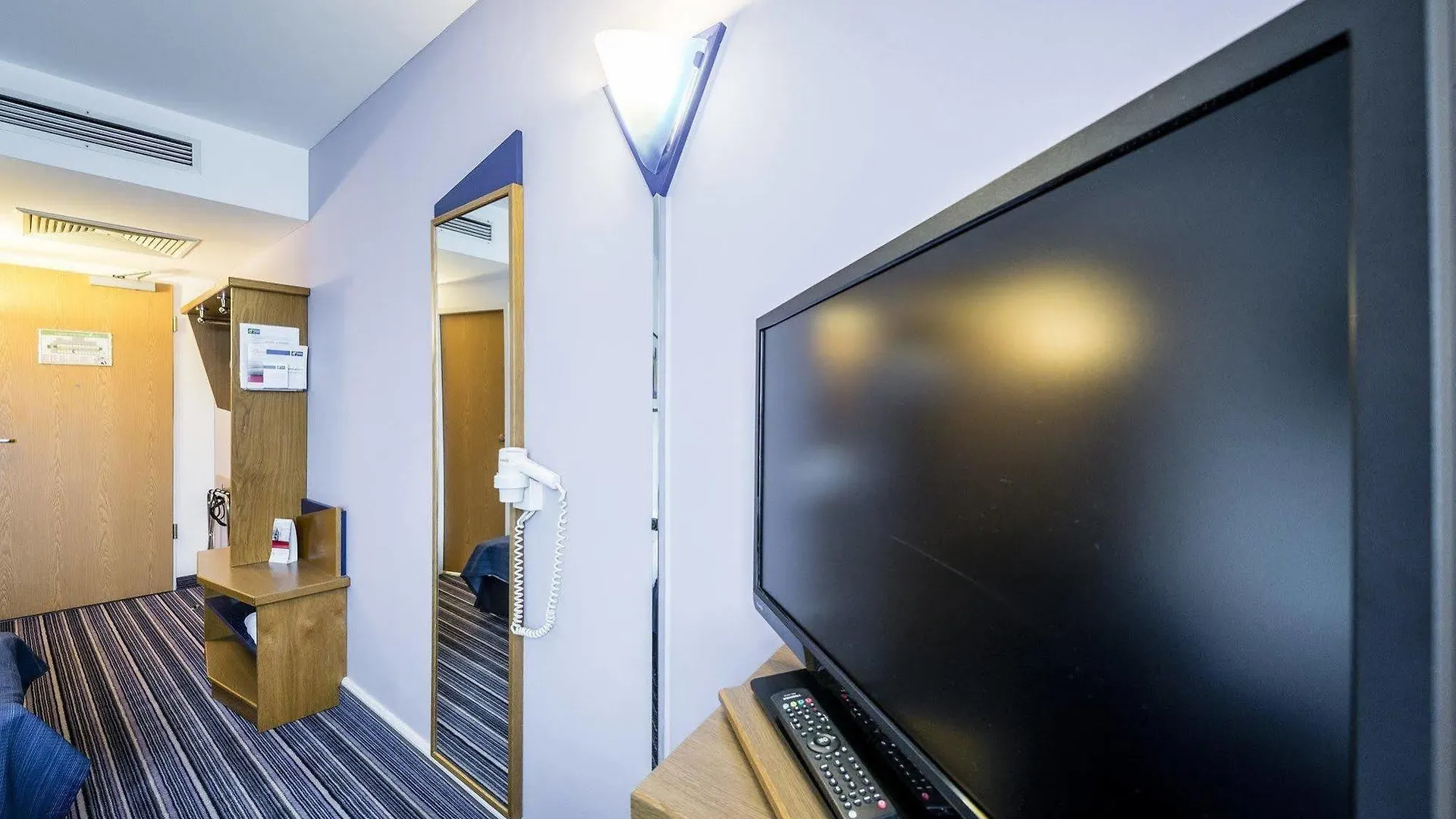 Holiday Inn Express Cologne Troisdorf By Ihg Hotel